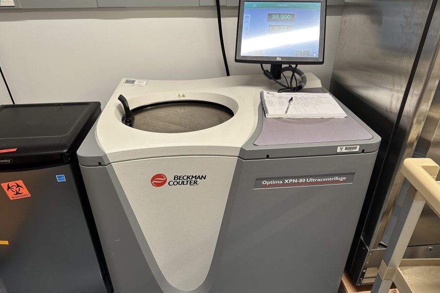 Optima XPN 80 - IVD Floor Ultracentrifuge: equipped with SW 40 Ti and SW 32 Ti swinging bucket rotors and a Type 45 Ti fixed-angle rotor